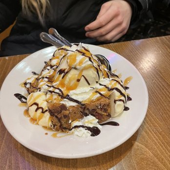 Pizza Lucé - Pecan Nutella Blondie Brownie - Pizza Near Me - Duluth, Minnesota Pizza Lucé - Pecan Nutella Blondie Brownie - Pizza Near Me - Duluth, Minnesota