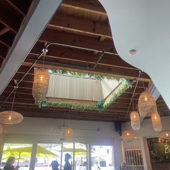 BB Cafe & Catering - Beautiful decor all around - Cafes Near Me - Burbank, California