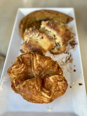 b. patisserie by null
