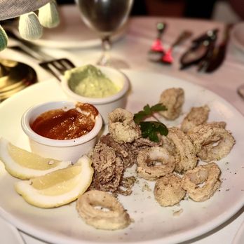 Avra Beverly Hills - Best calamari I've ever had. - Greek Near Me - Beverly Hills, California Avra Beverly Hills - Best calamari I've ever had. - Greek Near Me - Beverly Hills, California