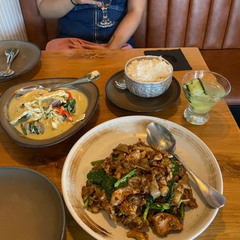 Fern Thai on Main - Pad see ew, green curry, mint margarita - Thai Near Me - Bellevue, Washington Fern Thai on Main - Pad see ew, green curry, mint margarita - Thai Near Me - Bellevue, Washington