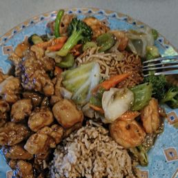 Orange chicken and shrimp shop suey with fried rice dinner comes with soup and won tons Orange chicken and shrimp shop suey with fried rice dinner comes with soup and won tons