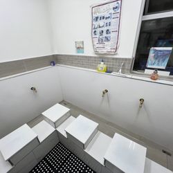 Jamia Masjid Vancouver - Wudu area. Hot water and very comfort to take wudu