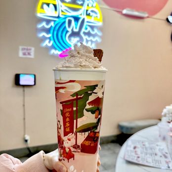 Ume Tea - White Peach Oolong Milk Tea surprise - Bubble Tea Near Me - Los Angeles, California Ume Tea - White Peach Oolong Milk Tea surprise - Bubble Tea Near Me - Los Angeles, California