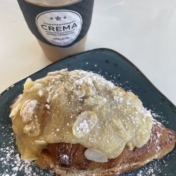 Crema Gourmet  - Almond croissant - Coffee & Tea Near Me - Pinecrest, Florida