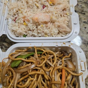 Lucky Corner - Chinese Near Me - Raynham, Massachusetts