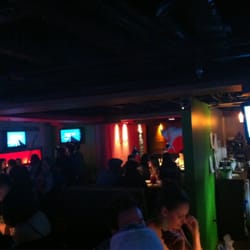 Rouge Burger Bar - Friday and saturdays are busy so go early or make a reservation!