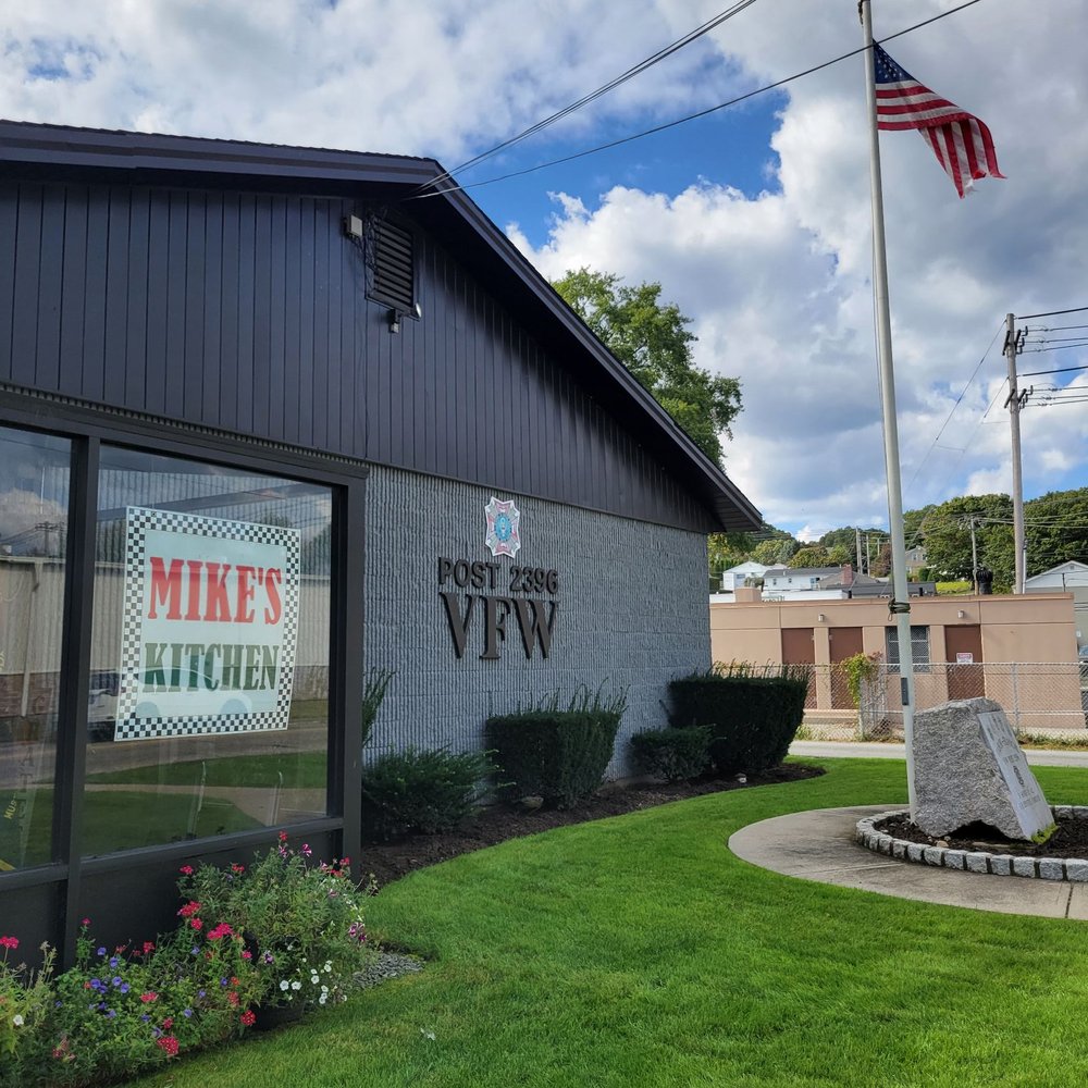 Mikes kitchen - the outside of the restaurant - Italian Near Me - Cranston, Rhode Island Mikes kitchen - the outside of the restaurant - Italian Near Me - Cranston, Rhode Island