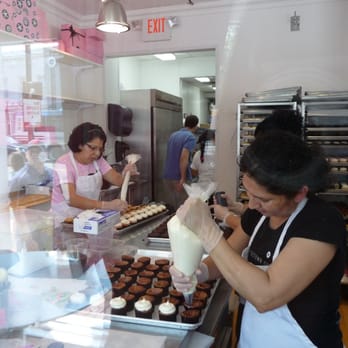 Georgetown Cupcake - Cupcakes Near Me - Washington, DC, District of Columbia Georgetown Cupcake - Cupcakes Near Me - Washington, DC, District of Columbia