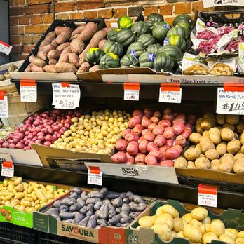 Ponesse Foods - Now that's a selection of root vegetables! - Fruits & Veggies Near Me - Toronto, Ontario Ponesse Foods - Now that's a selection of root vegetables! - Fruits & Veggies Near Me - Toronto, Ontario