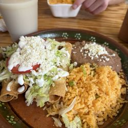 Taqueria El Patron - Chicken Flautas with rice and refried beans