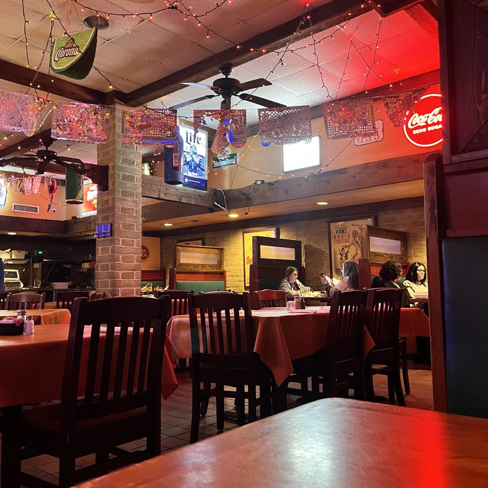 Ojeda's - Interior dining area - Mexican Near Me - Dallas, Texas Ojeda's - Interior dining area - Mexican Near Me - Dallas, Texas