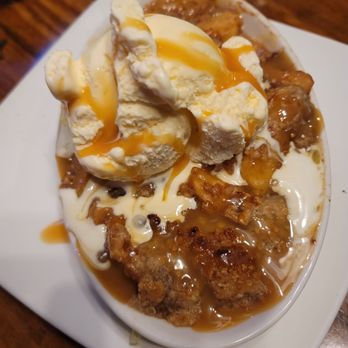 Farrelli's Pizza - Apple crisp a la mode - Pizza Near Me - Ruston, Washington