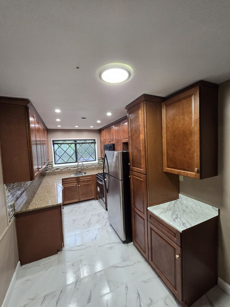 Slide of Mister Rey Electric & Plumbing services