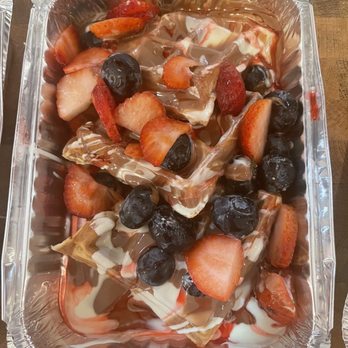 Utopia Crepes - Berry burst waffle - Juice Bars & Smoothies Near Me - New York, New York Utopia Crepes - Berry burst waffle - Juice Bars & Smoothies Near Me - New York, New York