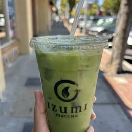Iced Classic Honey Matcha Latte w/ Oat Milk Iced Classic Honey Matcha Latte w/ Oat Milk