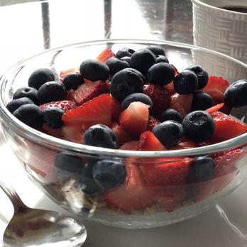 The Romo Cafe - Chia with fruits and coconut milk - Sandwiches Near Me - Oakland, California