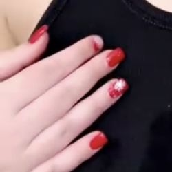 Essence Nails & Spa - Broken acrylic