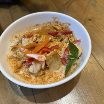 YaiGu Hot Bowls - Panang chicken bowl - Thai Near Me - Saint Paul, Minnesota YaiGu Hot Bowls - Panang chicken bowl - Thai Near Me - Saint Paul, Minnesota