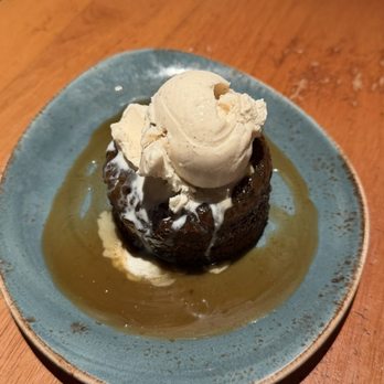 Gordon Ramsay Pub & Grill - Sticky toffee pudding - Pubs Near Me - Las Vegas, Nevada