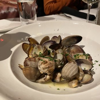 Cutters Crabhouse - Steamed Fresh Manila Clams - Seafood Near Me - Seattle, Washington Cutters Crabhouse - Steamed Fresh Manila Clams - Seafood Near Me - Seattle, Washington