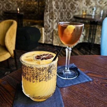 The Attic Oyster & Cocktail Bar - Cocktail Bars Near Me - Flushing, New York