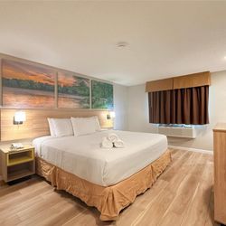 Days Inn by Wyndham Torrington - Guest room