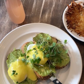 Garden Table - Broad Ripple - Avocado Benedict with hash browns and a mimosa! - Juice Bars & Smoothies Near Me - Indianapolis, Indiana Garden Table - Broad Ripple - Avocado Benedict with hash browns and a mimosa! - Juice Bars & Smoothies Near Me - Indianapolis, Indiana