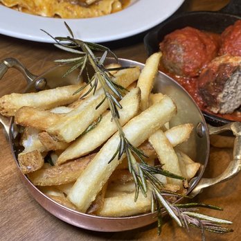The Grounds of Brooklyn - Skinny Fries with Rosemary & Sea Salt - New American Near Me - Brooklyn, New York