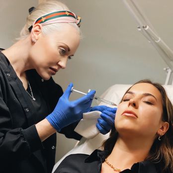 Personique On The Spot - Bri is such a professional. She's truly the best in Austin - Medical Spas Near Me - Austin, Texas Personique On The Spot - Bri is such a professional. She's truly the best in Austin - Medical Spas Near Me - Austin, Texas