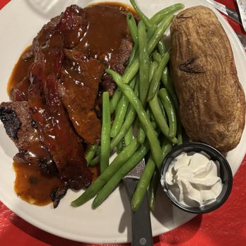 Teddy Griffin's Roadhouse - Liver and bacon - Pizza Near Me - Harbor Springs, Michigan