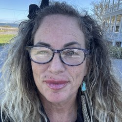 Mind Body & Soul Medical - Fresh lips with Bay background