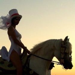 Singita Miracle Beach - Festa Singita