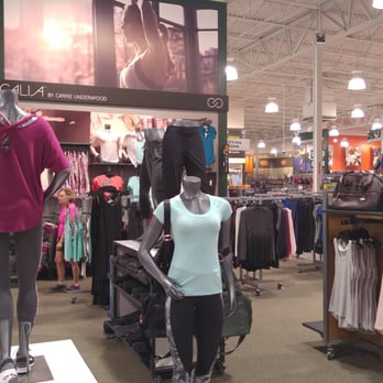 DICK'S Sporting Goods - Calia by Carrie Underwood - Sports Wear Near Me - Plantation, Florida