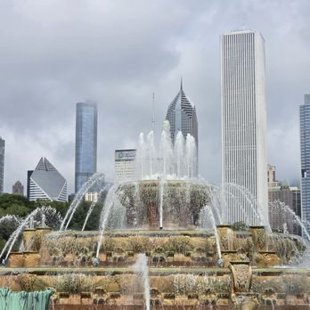 Buckingham Fountain - Landmarks & Historical Buildings Near Me - Chicago, Illinois