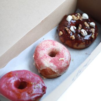 Doe Donuts - Cute box - Donuts Near Me - Portland, Oregon