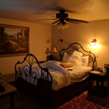 Silverton Inn and Suites - Hotels Near Me - Silverton, Oregon Silverton Inn and Suites - Hotels Near Me - Silverton, Oregon