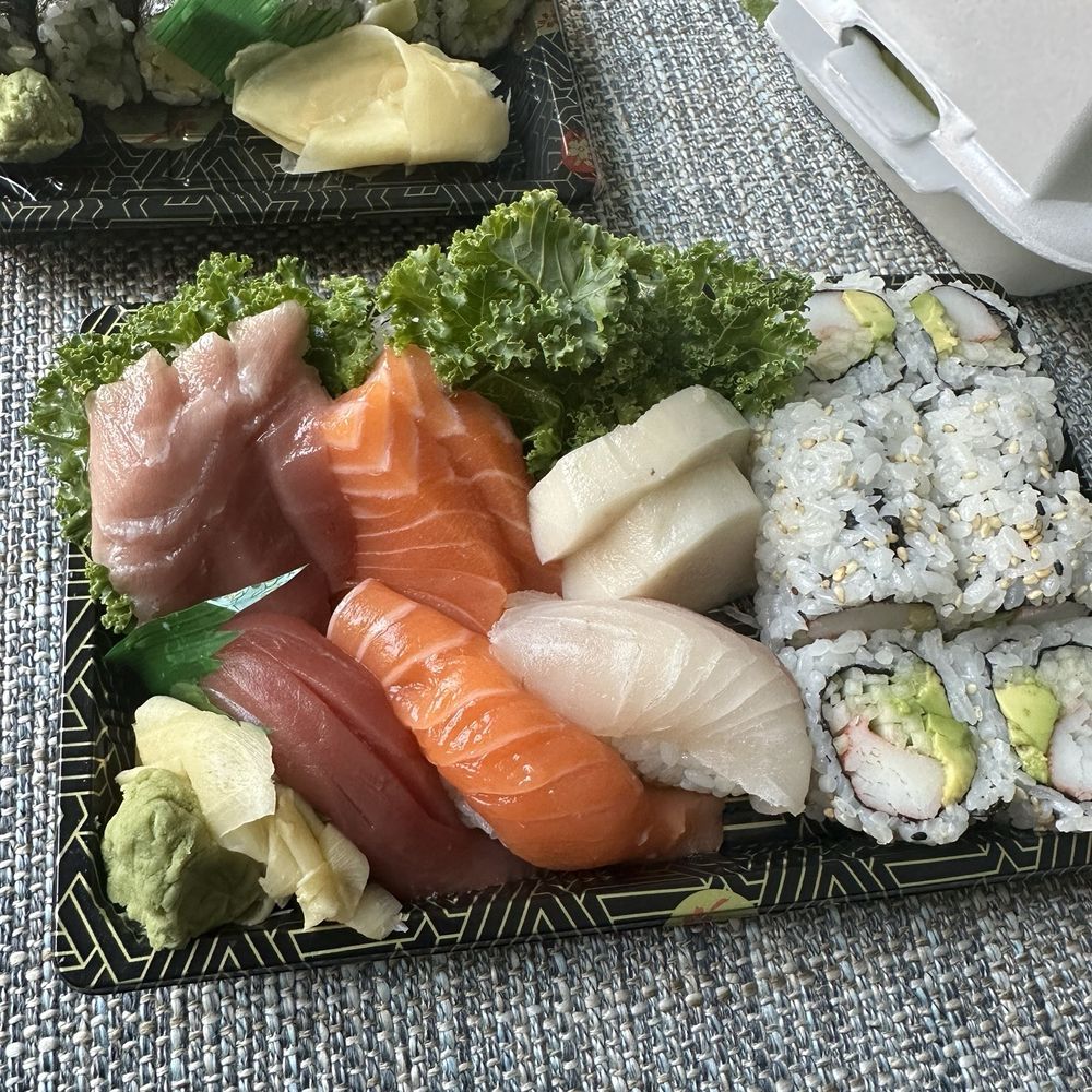 4. Sushi and Sashimi Lunch Combo 4. Sushi and Sashimi Lunch Combo