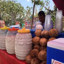 Agua de Crema de Coco - Este puesto es como el oasis en la carretera