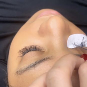 Amber Niccole Beauty - Amber getting my lashes done. - Eyelash Service Near Me