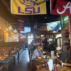Cajun Steamer Bar & Grill - Inside
