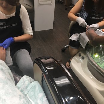 Gradient Nail - Nail Salons Near Me - Honolulu, Hawaii