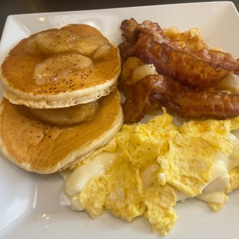 Chestnut Hill Restaurant - Breakfast & Brunch Near Me - Chestnut Hill, Massachusetts Chestnut Hill Restaurant - Breakfast & Brunch Near Me - Chestnut Hill, Massachusetts