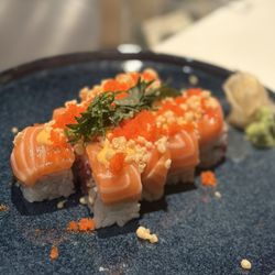 Shiso Noodle and Sushi Bar - Chef's roll