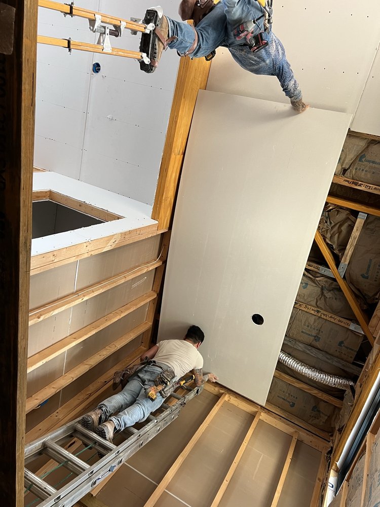 Slide of Royal Roof & Renovations