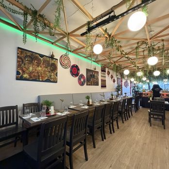 La Vegan - Dining area - Vegan Near Me - Toronto, Ontario La Vegan - Dining area - Vegan Near Me - Toronto, Ontario