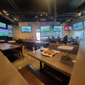 Stuft Pizza - Inside - Pizza Near Me - Milpitas, California Stuft Pizza - Inside - Pizza Near Me - Milpitas, California