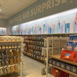 Miniso - Interior