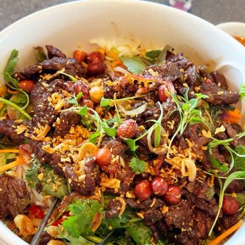 Little Sister - Saigon Lemongrass Beef - Vietnamese Near Me - El Segundo, California Little Sister - Saigon Lemongrass Beef - Vietnamese Near Me - El Segundo, California