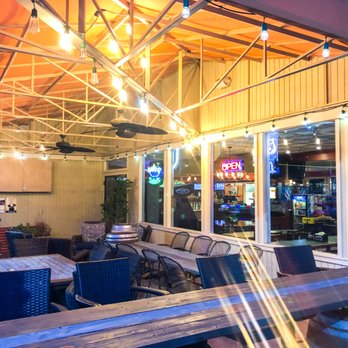 Round Table Pizza - Another view of patio - Pizza Near Me - Alamo, California Round Table Pizza - Another view of patio - Pizza Near Me - Alamo, California